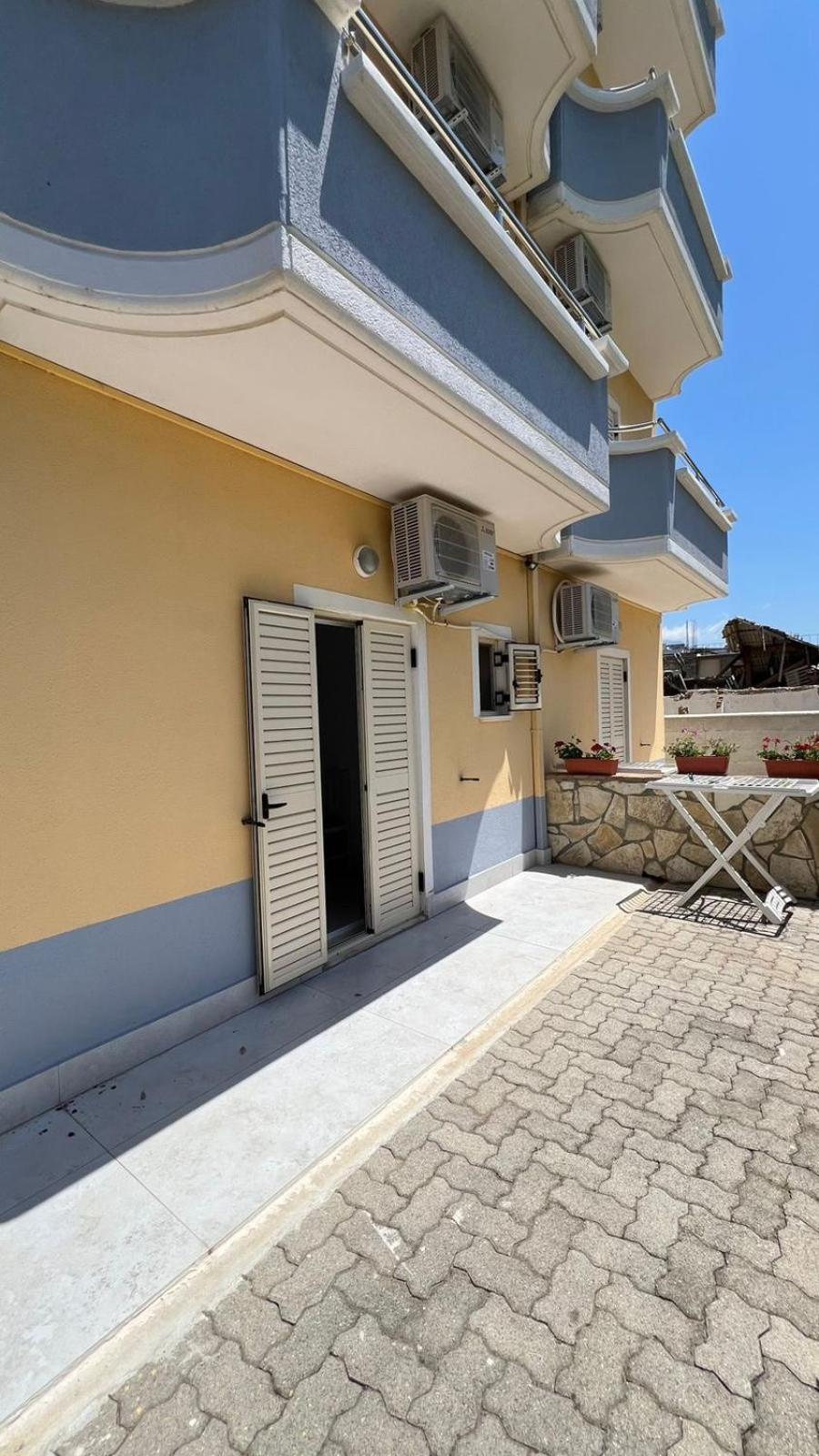 Apartments Rezidenca Sinani Орикум Екстериор снимка