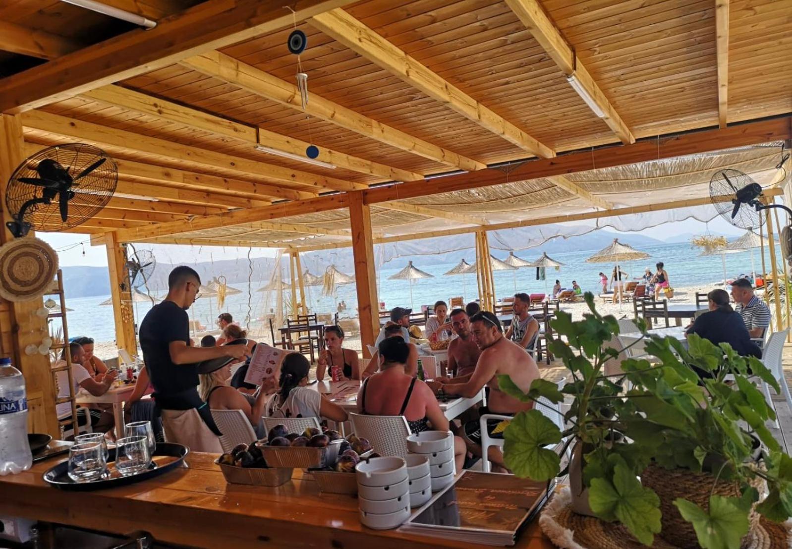 Apartments Rezidenca Sinani Орикум Екстериор снимка